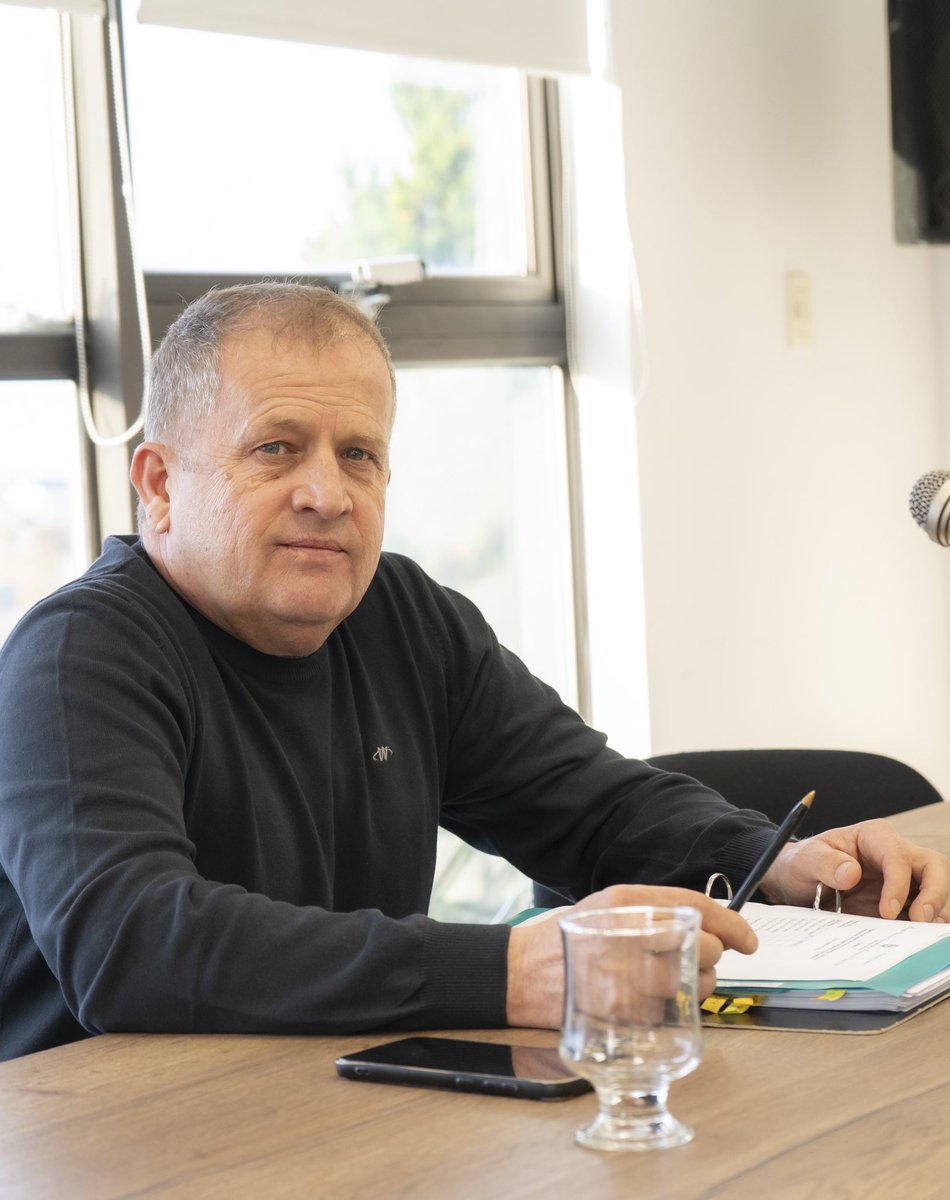 💬 | Debate parlamentario
Diputados desarrollaron la 8ª reunión de la comisión de Asuntos Constitucionales, donde analizaron diversas iniciativas vinculadas al desarrollo de Santa Cruz. 
📹 Mirala en youtube.com/@diputadosdesa…