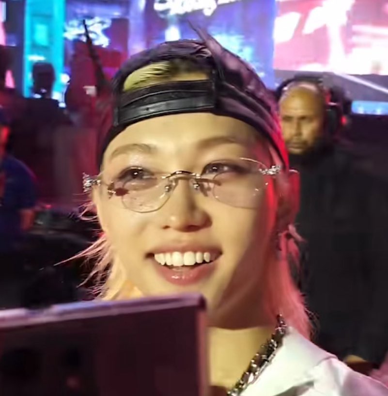 915bbok's tweet photo. obsessed with his cunty glasses collection https://t.co/XLPic2WsB4