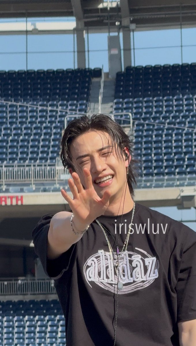 iris ♡ tweet media