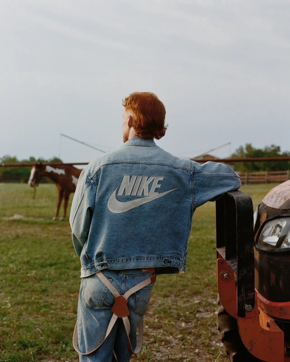 StreetFashion01's tweet image. LEVIS x NIKE (2025)