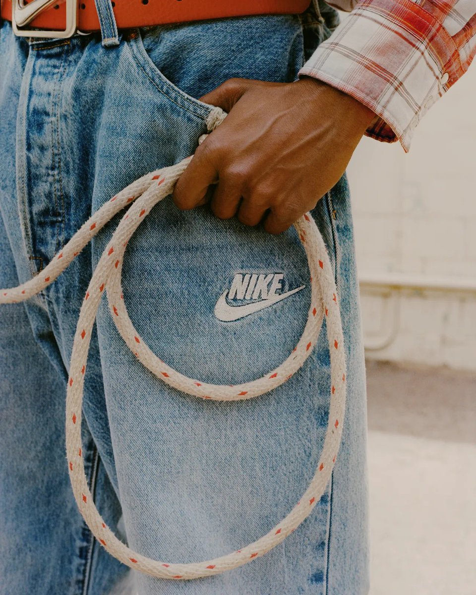 StreetFashion01's tweet image. LEVIS x NIKE (2025)