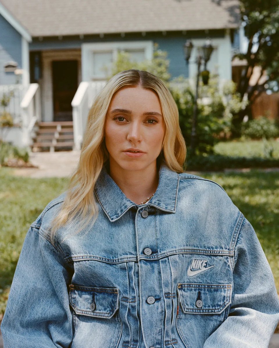 StreetFashion01's tweet image. LEVIS x NIKE (2025)