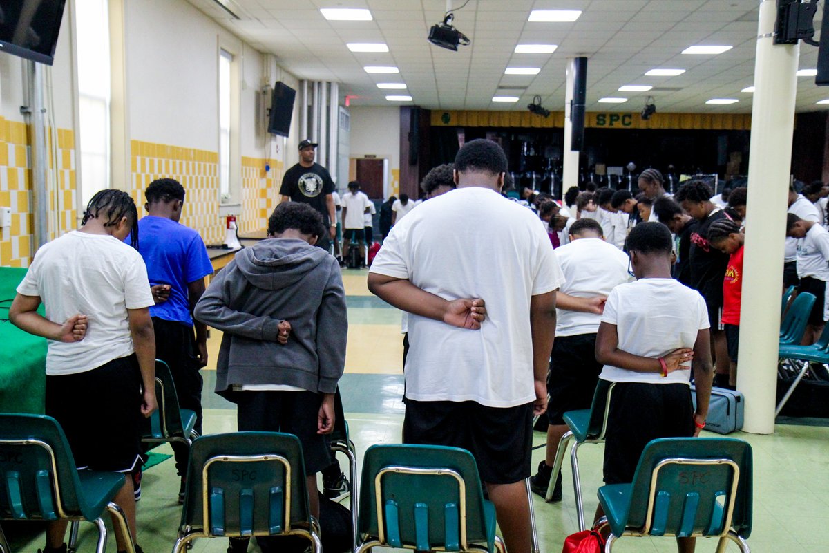 It's officially the first day of summer programming! In June, the midst of #blackmusicmonth, we're excited to welcome some new and lots of returning students to Roots. We are looking forward to the growth of our young, Black musicians!