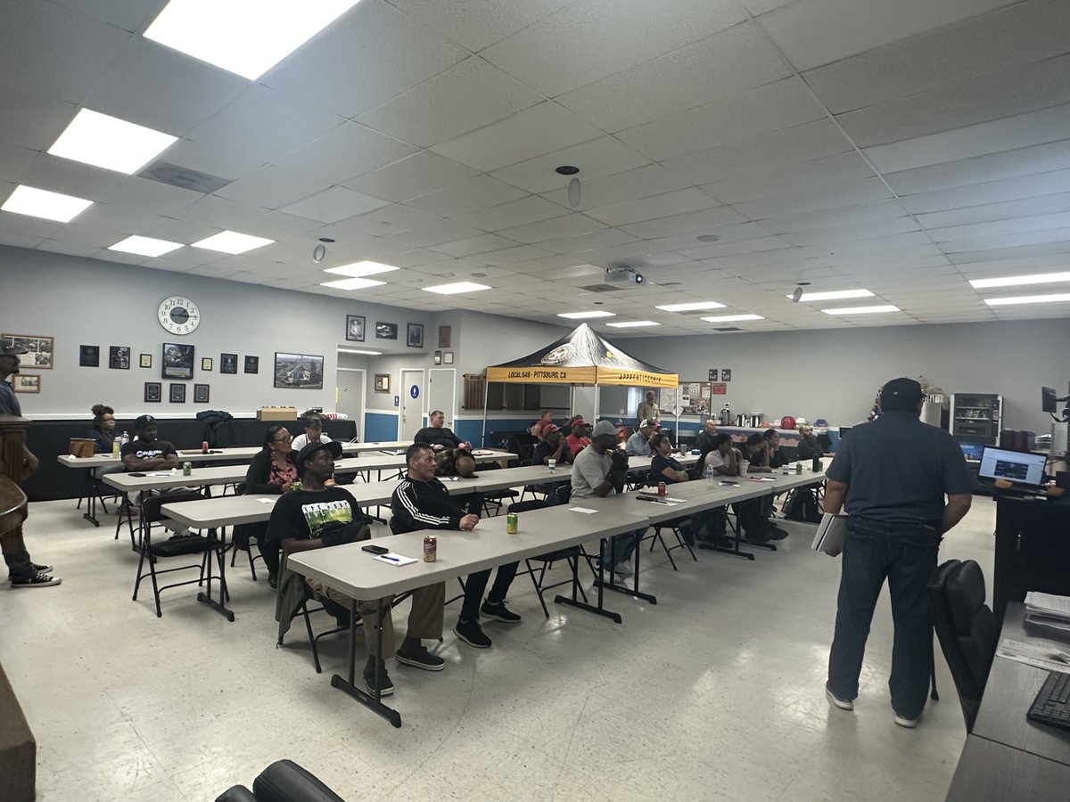 boilermakernews's tweet image. Local 549 #Boilermakers are ready-to-go organizers after the local’s first Organizing Training Day to empower all members with solid skills to grow the union. Check it out: ow.ly/TI1T50Wf3e9