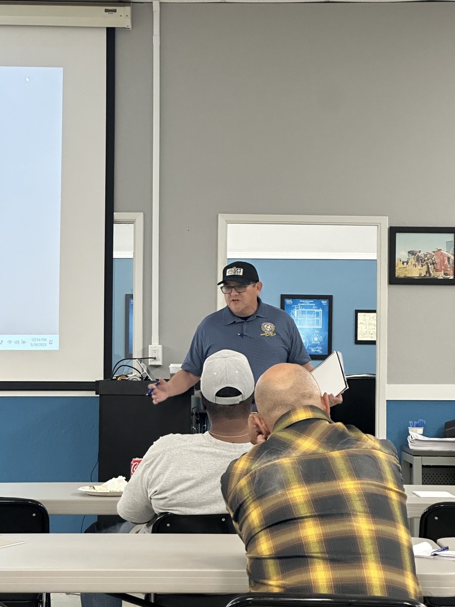 boilermakernews's tweet image. Local 549 #Boilermakers are ready-to-go organizers after the local’s first Organizing Training Day to empower all members with solid skills to grow the union. Check it out: ow.ly/TI1T50Wf3e9