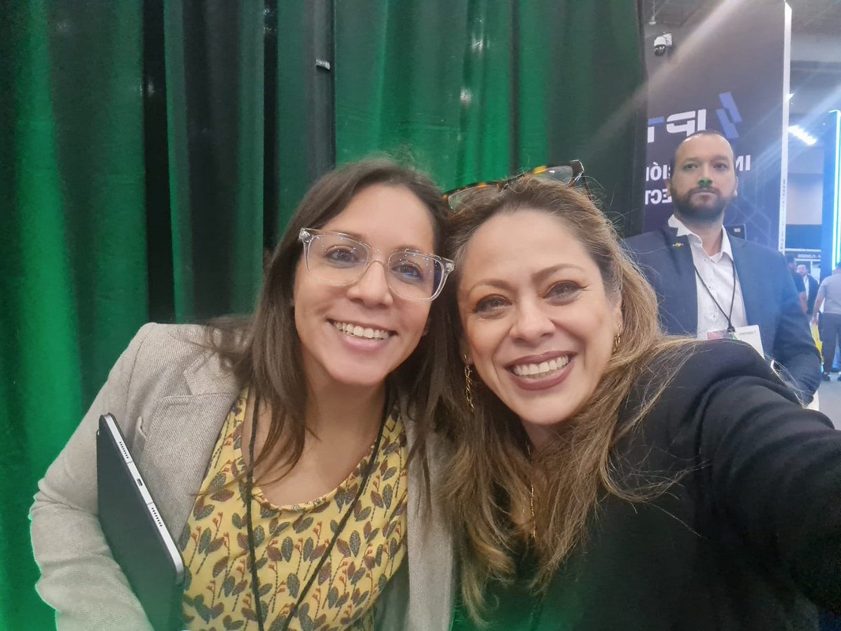 ¡Voz Experta presente en <a href="/intertraffic/">Intertraffic</a>! Bravas las queridas VEs, Abril Moreno [<a href="/Abril_More/">Abril</a>] y Daniela Flores [<a href="/fls_daniela/">Daniela Flores R.</a>], representando el trabajo de las expertas por una movilidad sostenible 🚙⚡