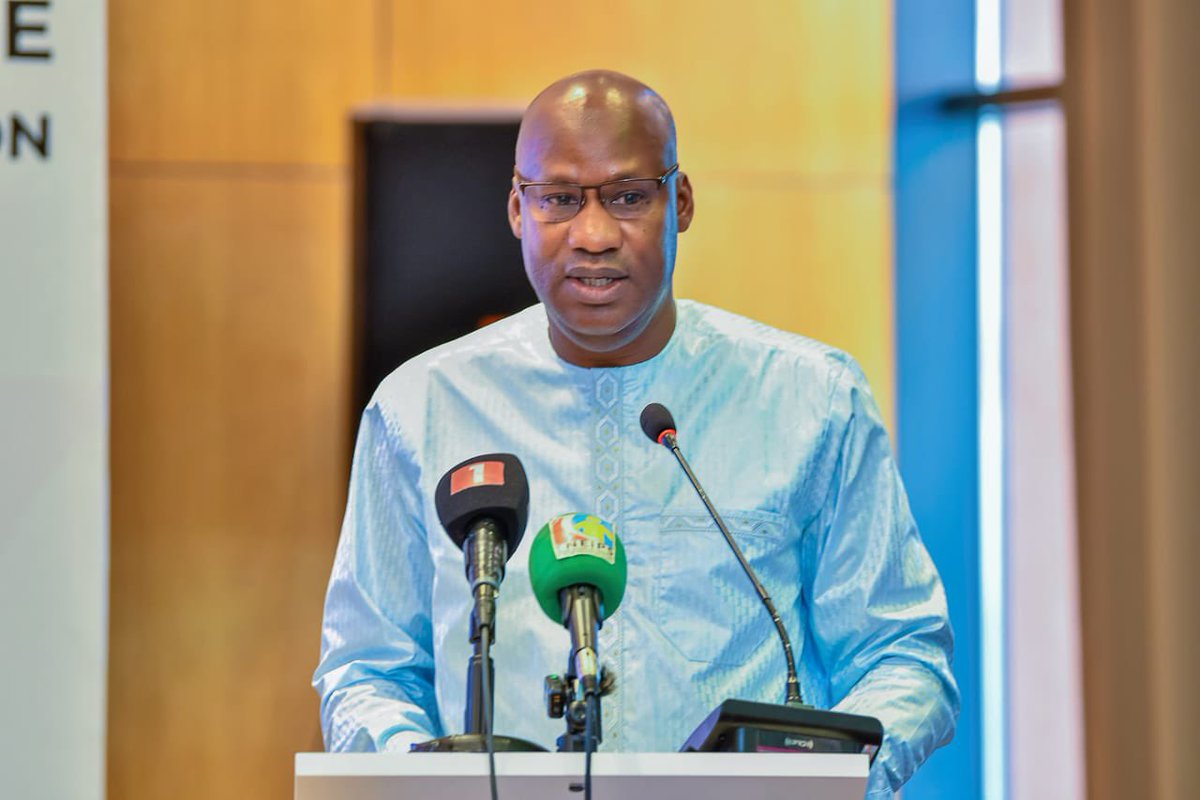 Ce lundi 23 juin 2025, sous la présidence effective du Ministre auprès du Président de la République, chargé du suivi, du pilotage et de l'évaluation de l'Agenda national de transformation (ANT) Sénégal 2050, le Ministre d’État, M. Ahmadou Al Aminou Lô,…