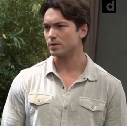 CherninJR's tweet photo. Even #Sonny's all-black wardrobe thinks #Michael's shirt is a crime. #GH https://t.co/wCNPnsPEvE