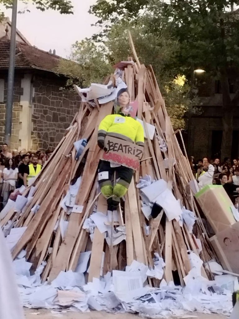 ❌ Errespeturik gabeko erasoa da. Guztiz gaitzesten dut
❌ El derecho a la huelga y a la reivindicación no ampara la violencia simbólica, el señalamiento ni el odio
❌ Esta no es la vía. Como representante pública, seguiré defendiendo el respeto, el diálogo y la convivencia