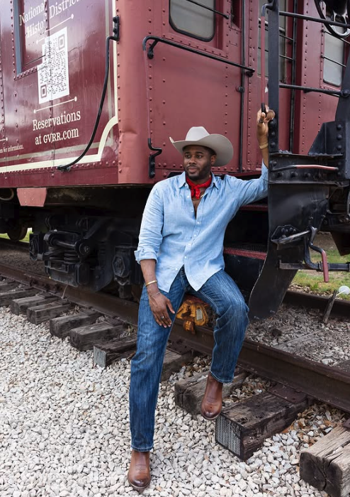 ThursdayBootCo's tweet photo. Kept it simple today — linen, my favorite boots, and a aura that didn’t need much else. @thursdayboots
•
•
•
•
#thursdayboots #brunch #fortworth #LinenSeason #TexasStyle #ModernCowboy #weekendfit #stockyards #saturday https://t.co/GuM0QbVD8X