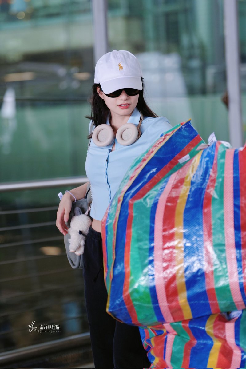 EvansJung (@evansjung1205) on Twitter photo I should never forget this fresh light blue.
<a href="/AngelssBecky/">Becky Armstrong</a>
#Beckysangels #BeckyArmstrong
#beckyairportfashion I should never forget this fresh light blue.
<a href="/AngelssBecky/">Becky Armstrong</a>
#Beckysangels #BeckyArmstrong
#beckyairportfashion