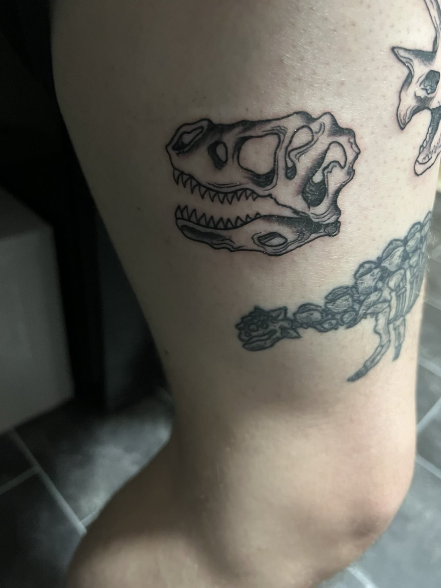 ThatSadBrit's tweet image. I got some random tattoos the other day so I’m temporarily happy again