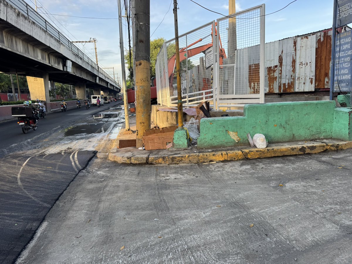 Look: NAHAKOT na Tambak na Basura sa kanto ng Rizal Ave Matang Tubig Tondo Manila <a href="/dzrhnews/">DZRH NEWS</a>