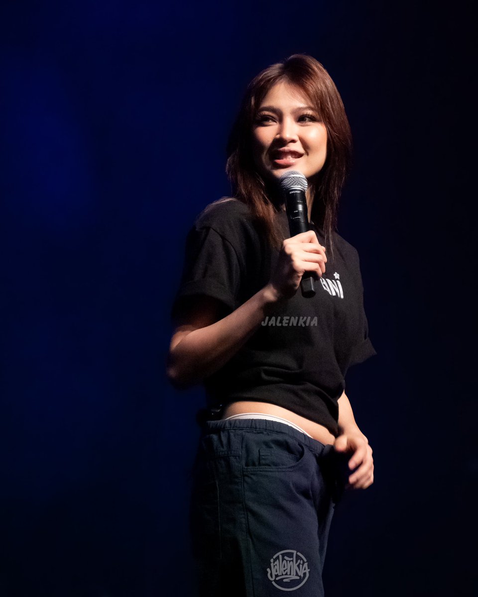jalenkia's tweet photo. Colet giving off Angel Aquino vibes

[BINIverse Soundcheck Temecula • 06/15/25]

Kikiligin nanaman mga bading 😭

#colet #bini #BINIverseWorldTour2025 https://t.co/0fsPr1VxP8