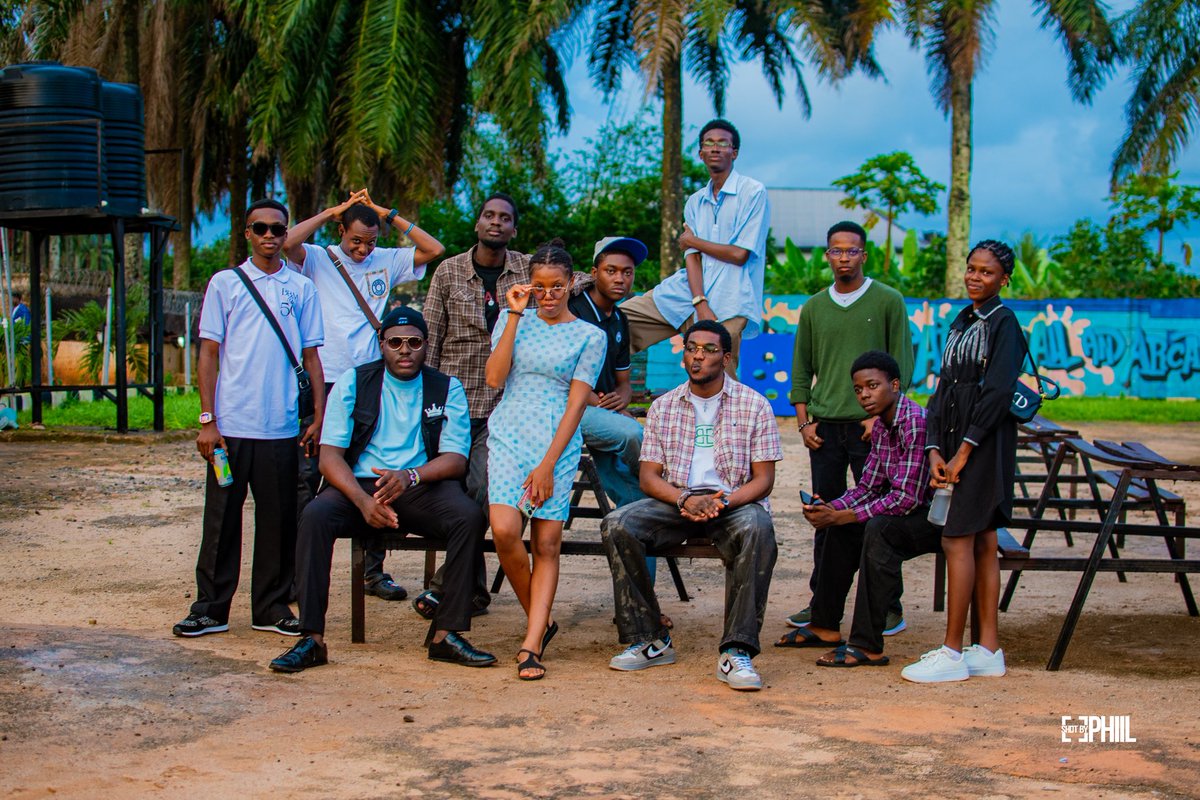 ObaOfDesigns's tweet image. Yeah, about my weekend 💙

I had an Amazing time at the Creative Conference Designer&apos;s Meetup. Met people that has made impacts in the design space and connected with most of them. Was even called up at a Session.

Those moments left something special. Thank you @CreativeXComm
