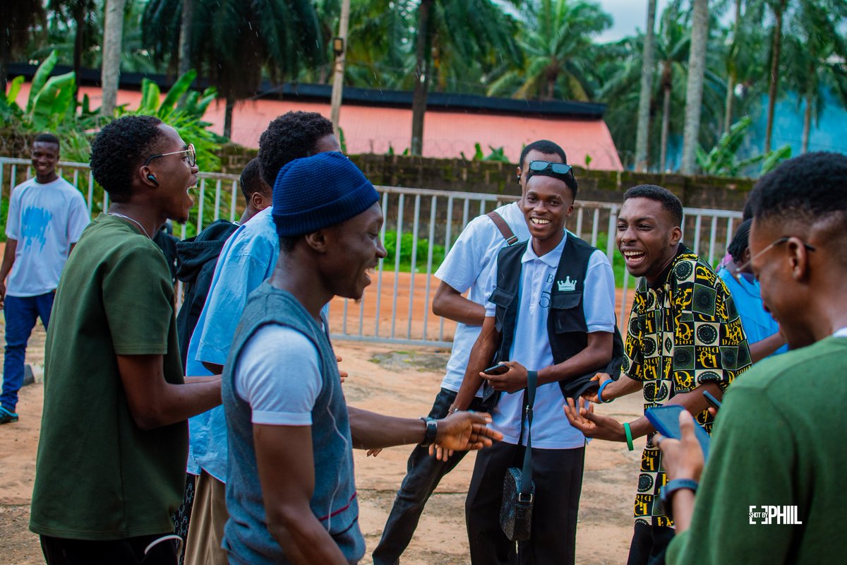 ObaOfDesigns's tweet image. Yeah, about my weekend 💙

I had an Amazing time at the Creative Conference Designer&apos;s Meetup. Met people that has made impacts in the design space and connected with most of them. Was even called up at a Session.

Those moments left something special. Thank you @CreativeXComm