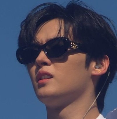 userlinoring's tweet photo. that nose looks so rich https://t.co/VxDp5t1Q2P