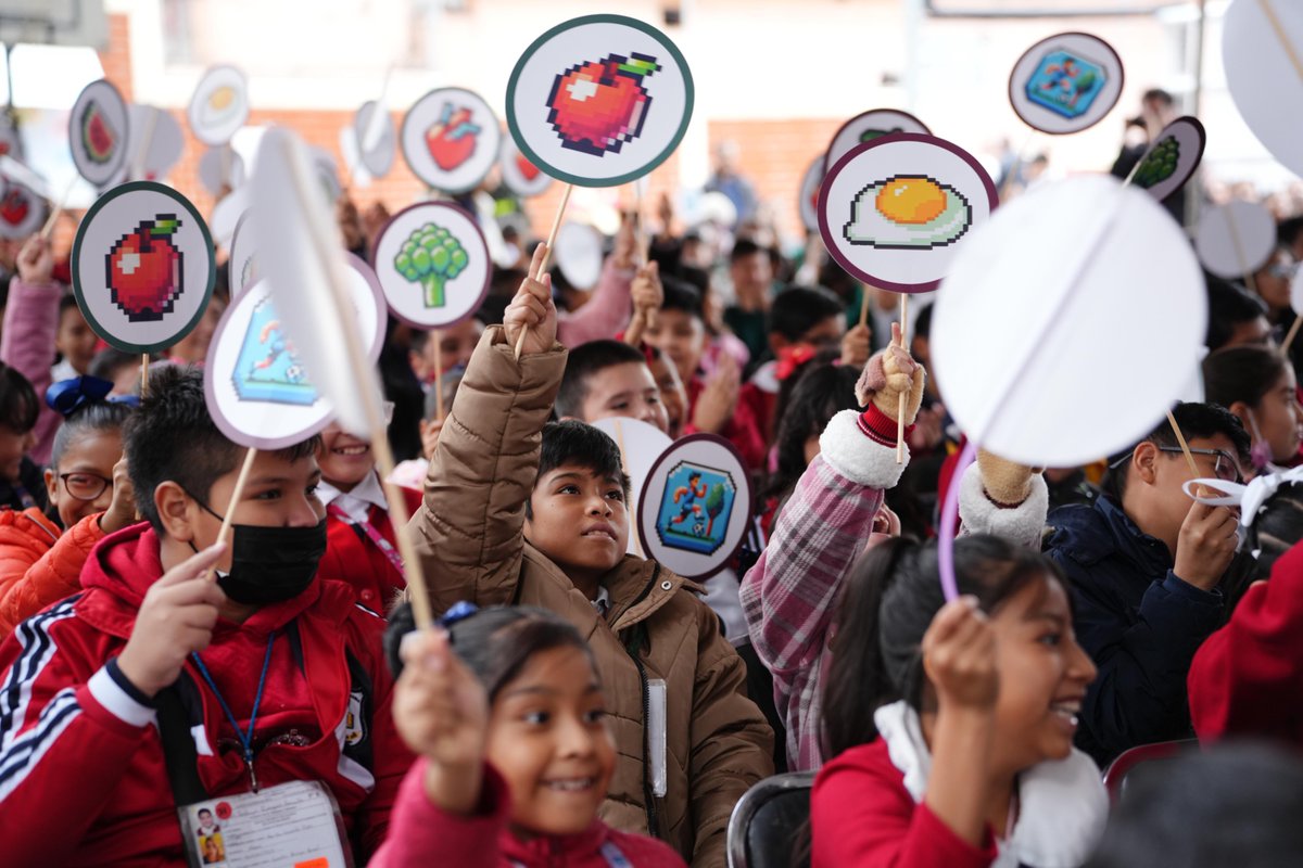 👁️‍🗨️ Como parte de la estrategia #ViveSaludableViveFeliz, entregamos 500 lentes gratuitos a niñas y niños de 3 primarias en la alcaldía Gustavo A. Madero de la #CDMX.

#EducaciónBásica #BienestarInfantil