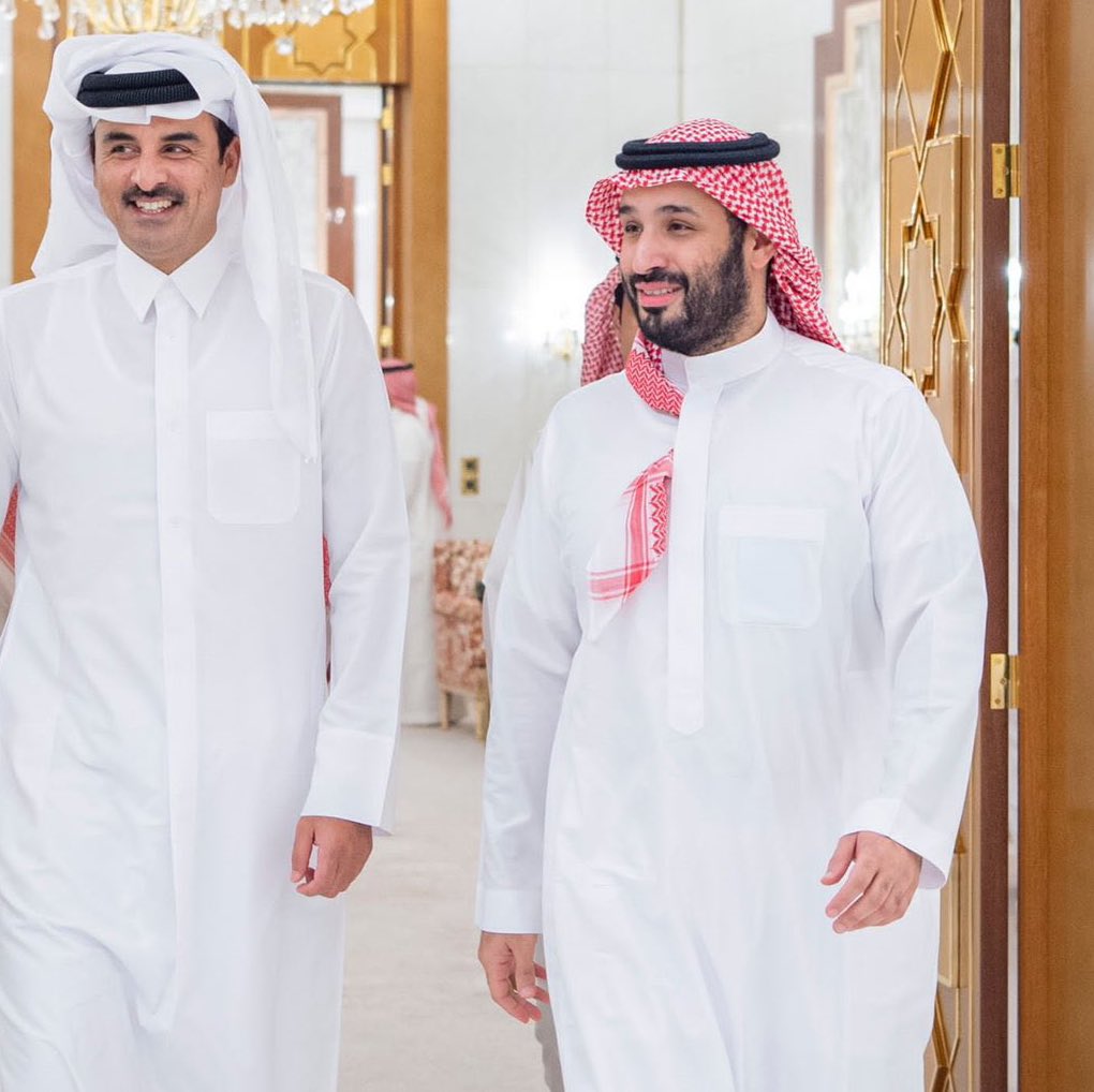 SaudiNews50's tweet photo. عاجل..

ولي العهد لأمير قطر هاتفيًا:

السعودية وضعت كافة إمكاناتها لمساندة الأشقاء في دولة قطر لما تتخذه من إجراءات لحماية أمنها والمحافظة على سيادتها.

- https://t.co/Ur5FhXYP1C
