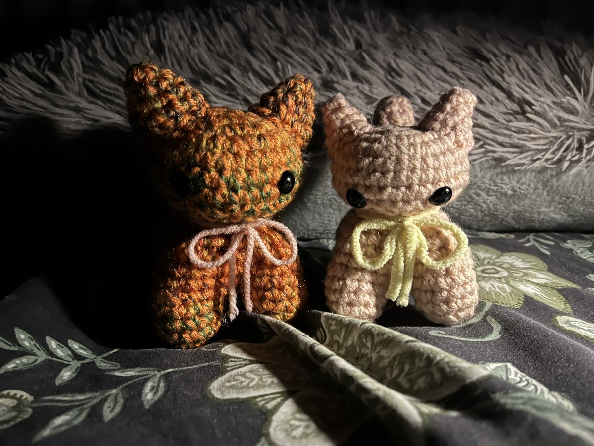 bizmarm's tweet photo. i made another cat because i have #noimagination. they’re sisters! 😻 (why they look so menacing am i in danger) https://t.co/j8OyH22qHj