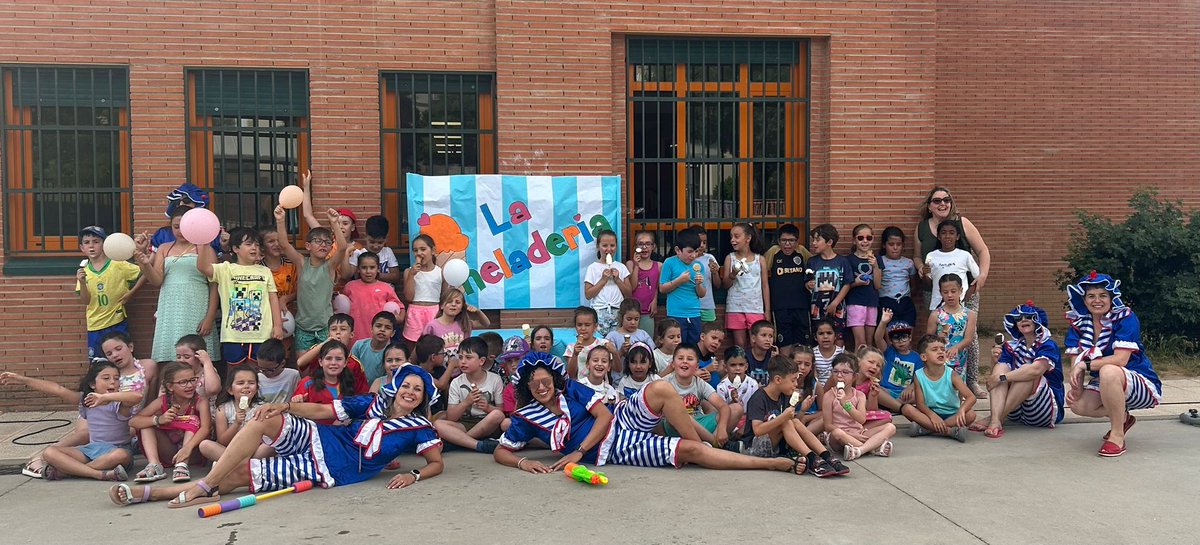 ¡Hola, verano! 🌞⛱️ Así de divertido han despedido el curso los alumnos de 1.º y 2.º .
Cine y palomitas 🍿 
Verbena y helado 🍧 
Piscina 💦 
¡¡Feliz verano!!
#felizverano 
#finaldecurso
#ceippablopicasso