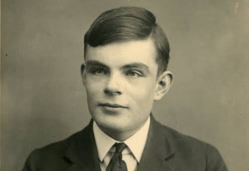 Un día como hoy, en 1912, nació el gran matemático británico Alan Turing, padre de la computación y la informática.
Esta es la máquina “Enigma” usada para descifrar mensajes de códigos secretos.
(Recomiendo la película The Imitation Game - “El código enigma”).
