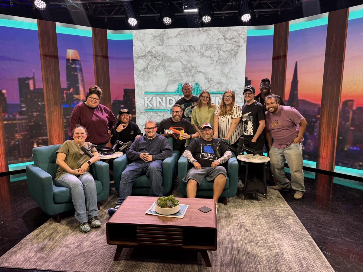 yrokaz_nworb's tweet photo. Thanks for letting us crash the studio @KindaFunnyVids 💙 https://t.co/ihL7ljVqsC