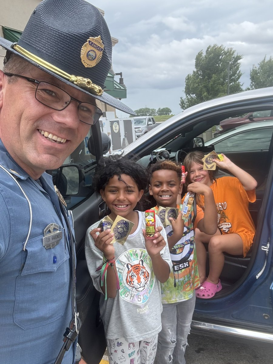 TrooperBenKHP's tweet image. Stopped into the Kwik Shop on West Crawford here in Salina to grab a quick drink and stay hydrated. This uniform gets hot in a hurry. 🥵
As I walked in, I noticed three young kids, probably elementary age, walking around the store. They came right up to me with a question I’ve…