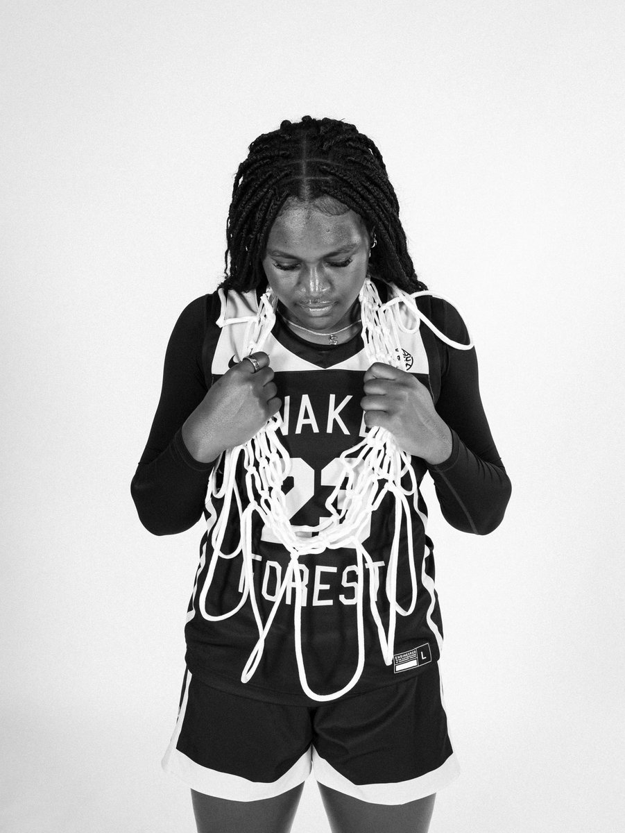 SydMarshall27's tweet image. deactown what’s the word?!?! 💛🖤 #unofficial #notcommitted