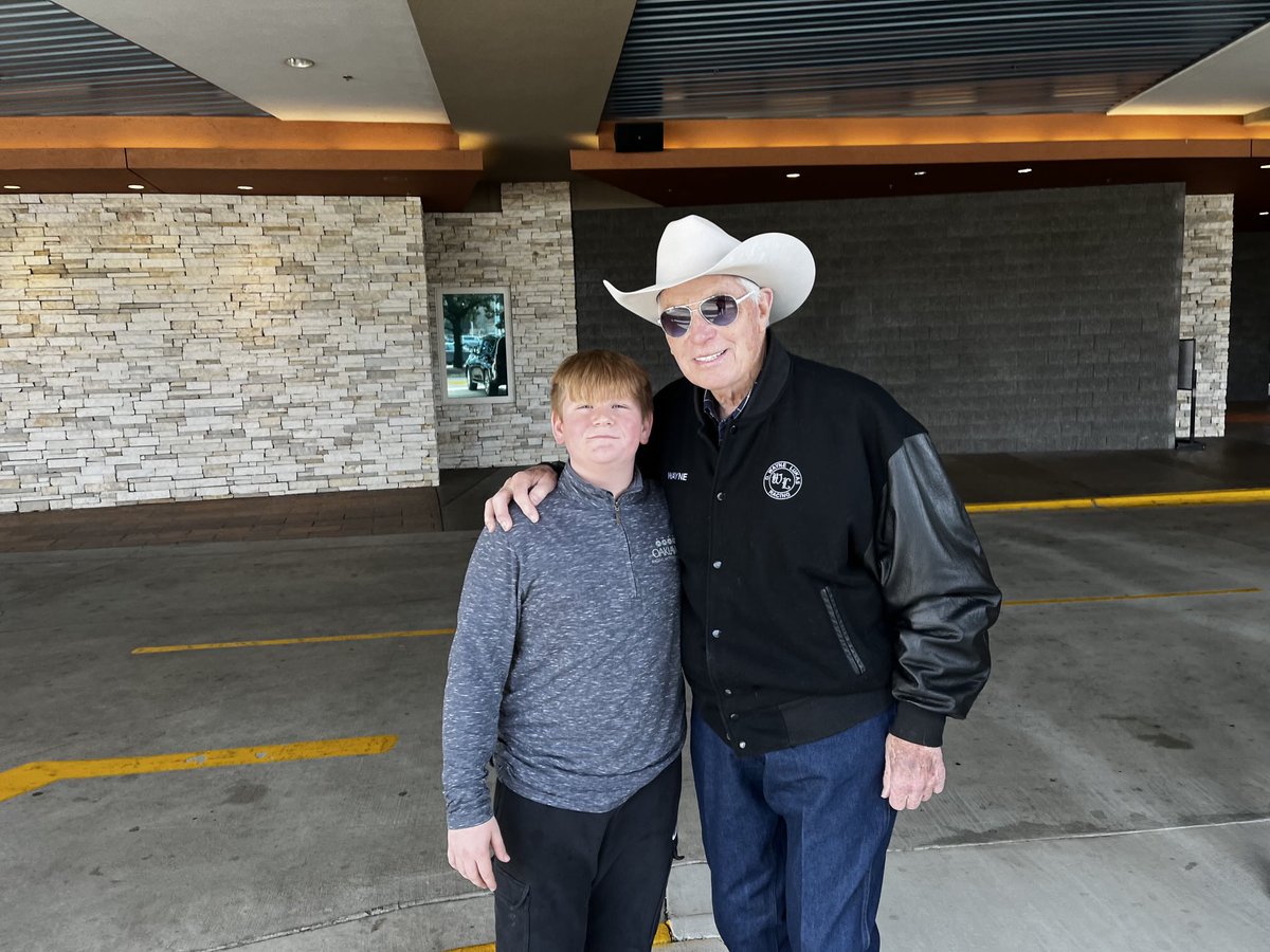 alex lieblong (@grandsensation) on Twitter photo Coach giving advice to a young man. Gold  Told him to make good choices ❤️👍🏻 Coach giving advice to a young man. Gold  Told him to make good choices ❤️👍🏻