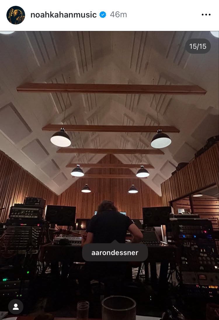 NoahKahanNation's tweet image. 🎶| Noah is recording with Aaron Dessner!