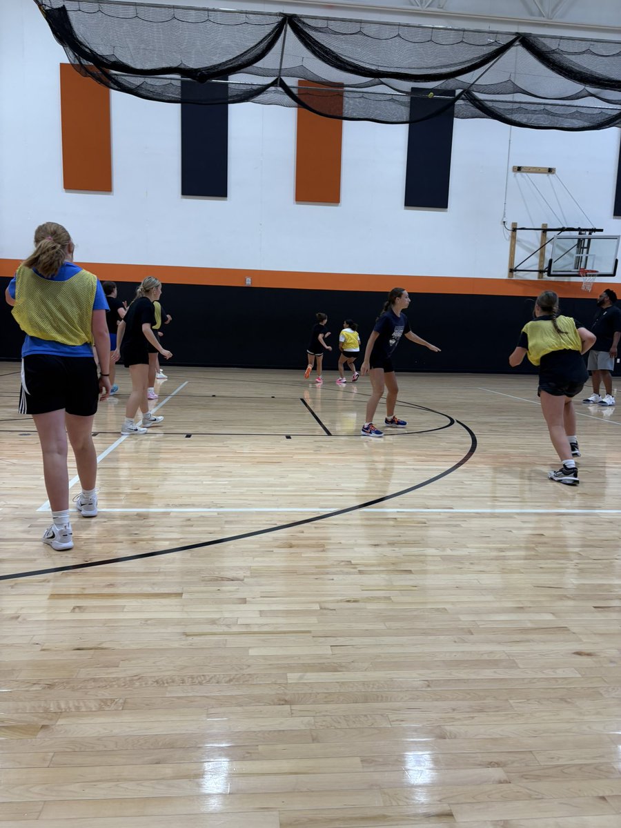 STC_CRUSHgbb's tweet photo. First Day of Team Camp was a success!! Thankful for all the girls that showed up and most importantly thankful to the parents for bringing them! https://t.co/ffx1OO2vnH