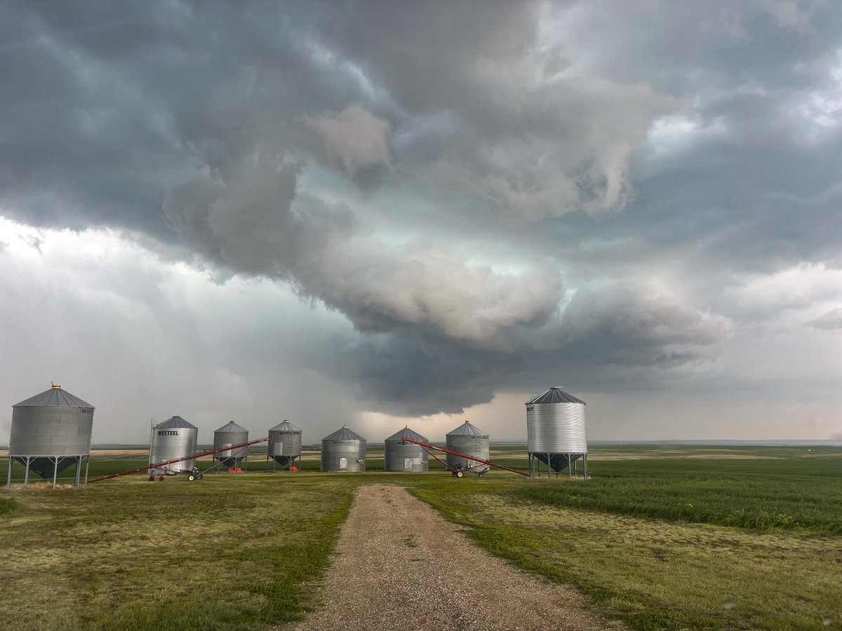 LostInSk's tweet image. Tornado warned storm N of Stranrer #skstorm 2:45 pm