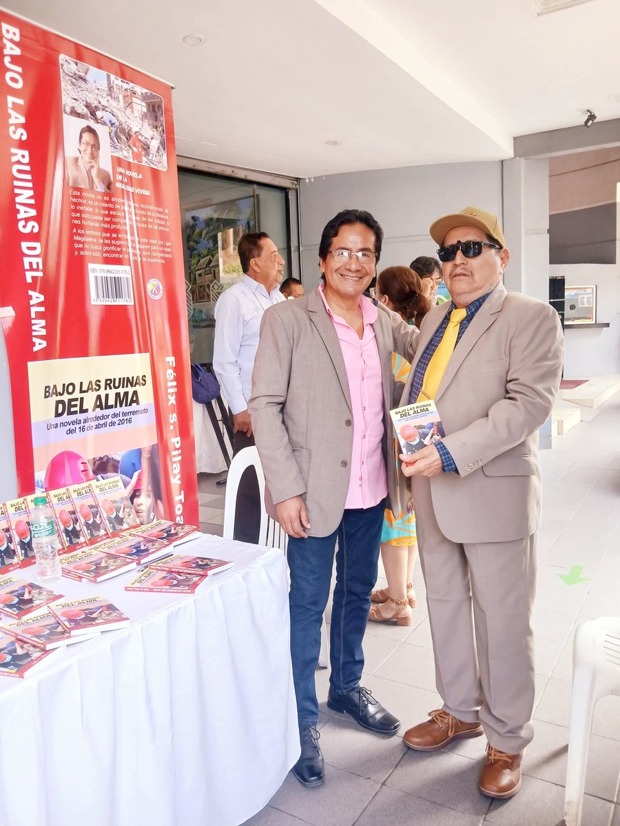 Adquiriendo el libro bajo las ruinas del escritor Sixto