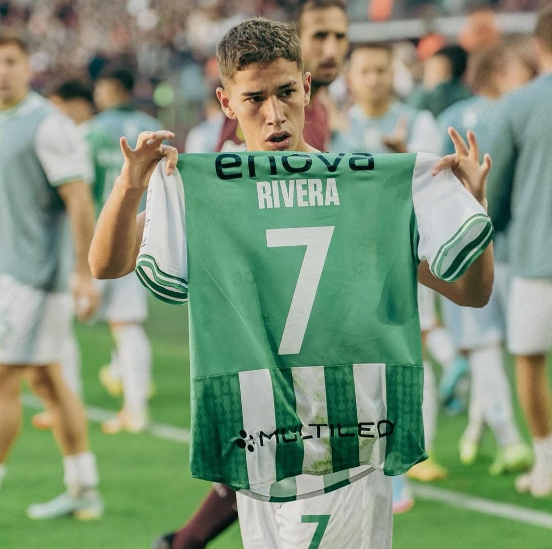 🔜 Negociaciones ENCAMINADAS ¿estará ante #Tigre 🦁?

🎙️ Cuenta <a href="/CLMerlo/">César Luis Merlo</a> que #Banfield 🟢⚪ tiene avanzadas las negociaciones con el <a href="/AlWahdaFCC/">AlWahda FC نادي الوحدة</a> de 🇵🇸 (USD 1.5M por el 50 % del pase)

🤔 ¿Estará presente el jueves por Copa Argentina?