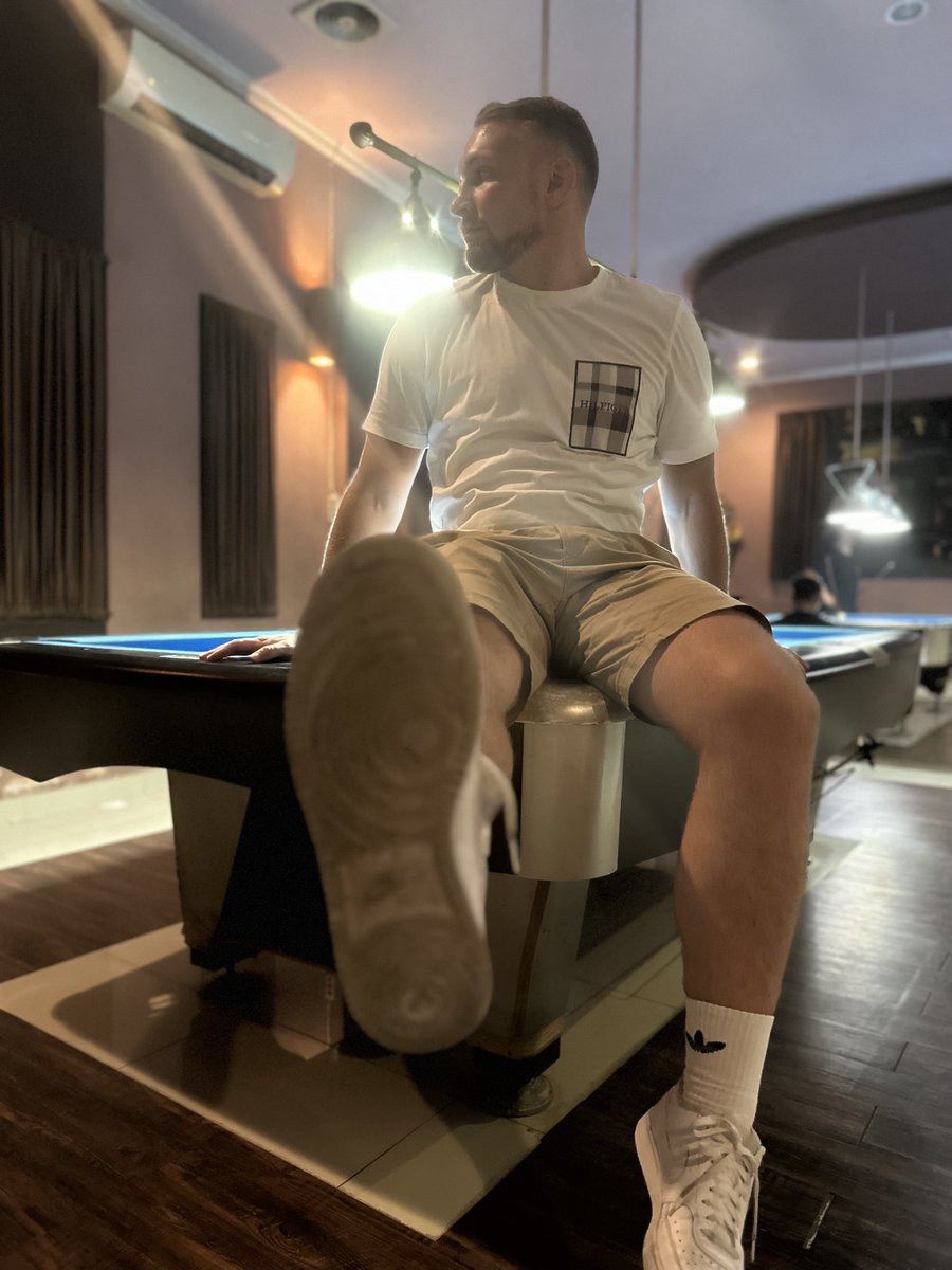 नया सप्ताह, नए लक्ष्य।
मेरा लक्ष्य तुम्हें तुम्हारी जगह याद दिलाना है जहाँ तुम्हारा संबंध है और तुम्हारा लक्ष्य आखिरकार मेरी सेवा करना होना चाहिए।
एक लाइक, एक RT और उस पोस्ट के नीचे एक कमेंट के साथ शुरुआत करो!