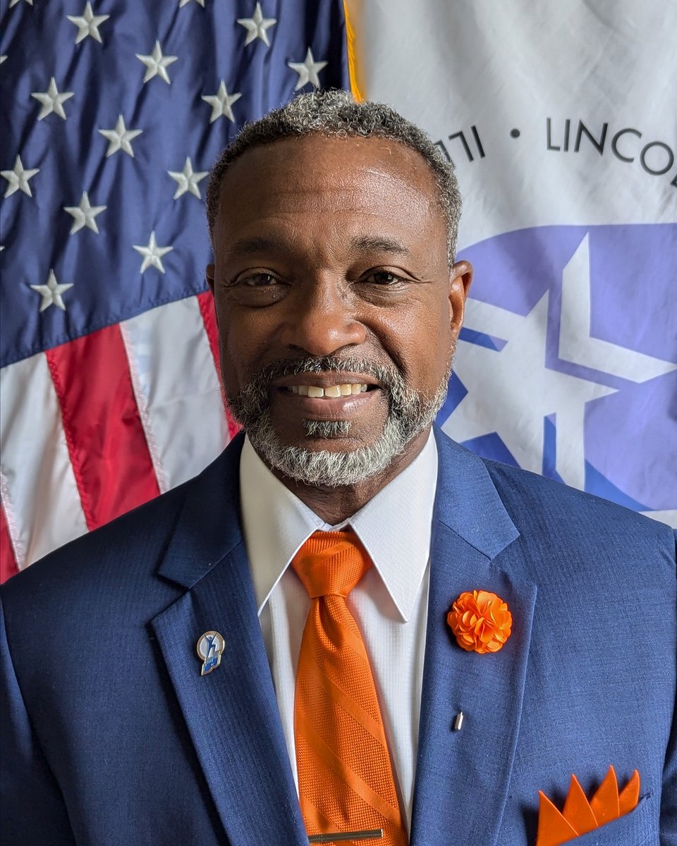 IL_Natl_Guard's tweet image. Lincoln’s Challenge Director Maurice Rochelle retired after 3 years of leading the Illinois National Guard's Lincoln's Challenge Academy. Rochelle led the program after nearly 40 years in the Illinois Army National Guard where he retired as a colonel.
dvidshub.net/news/501266/re…