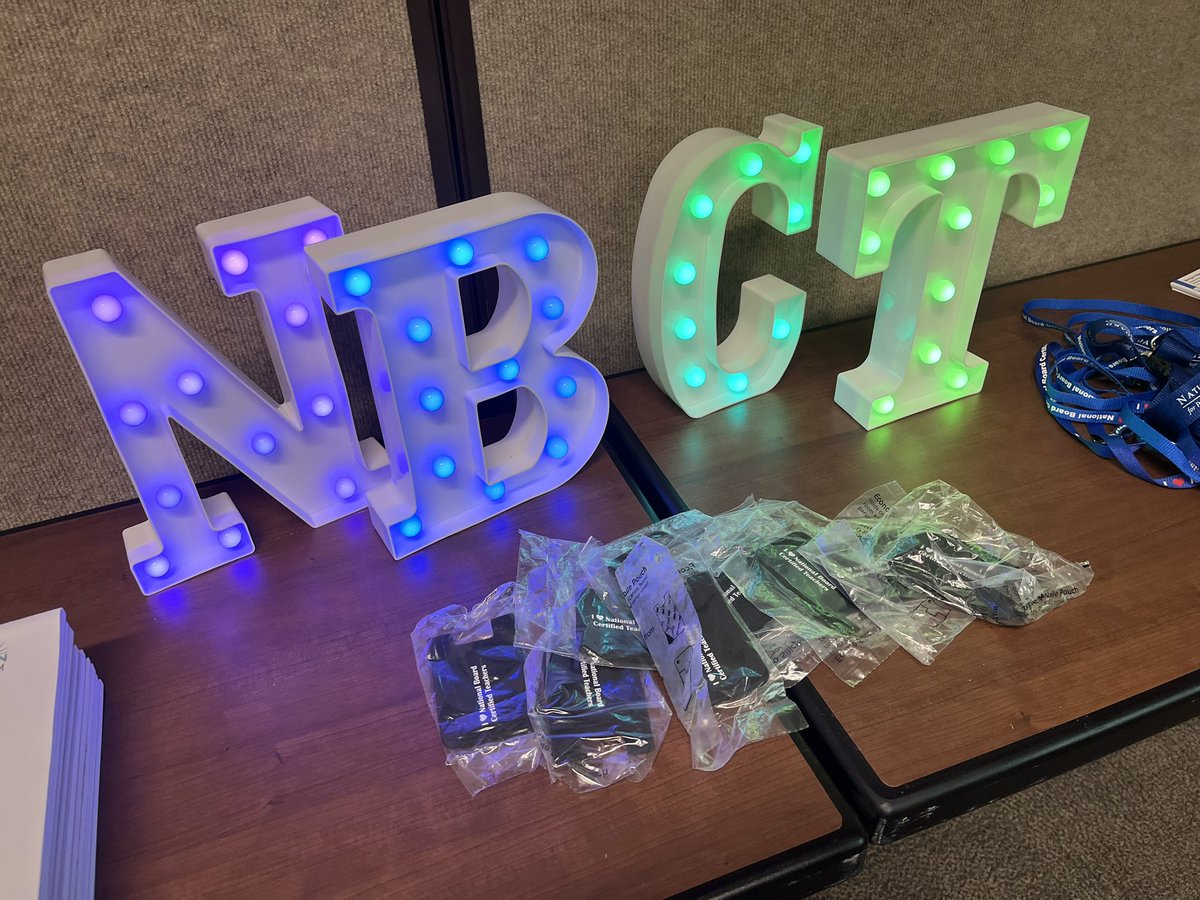 DemoTeachers tweet media