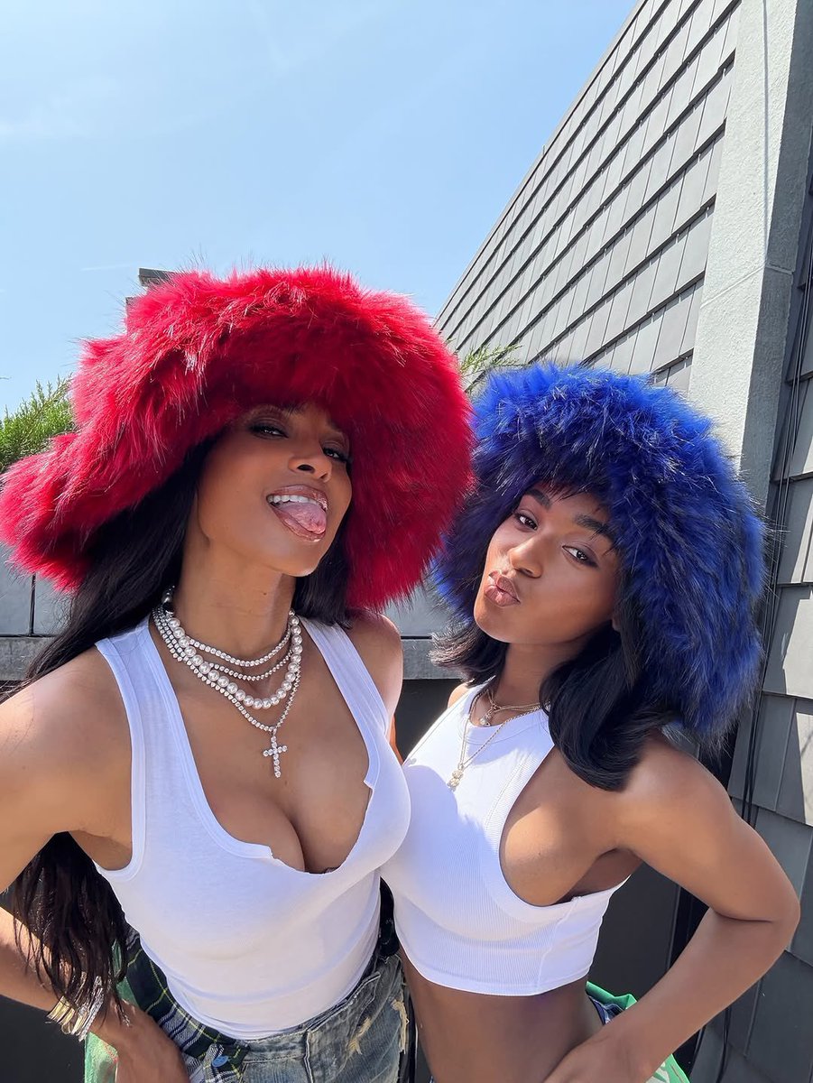 TheHottestDrop's tweet image. Ciara &amp;amp; Normani. 📸