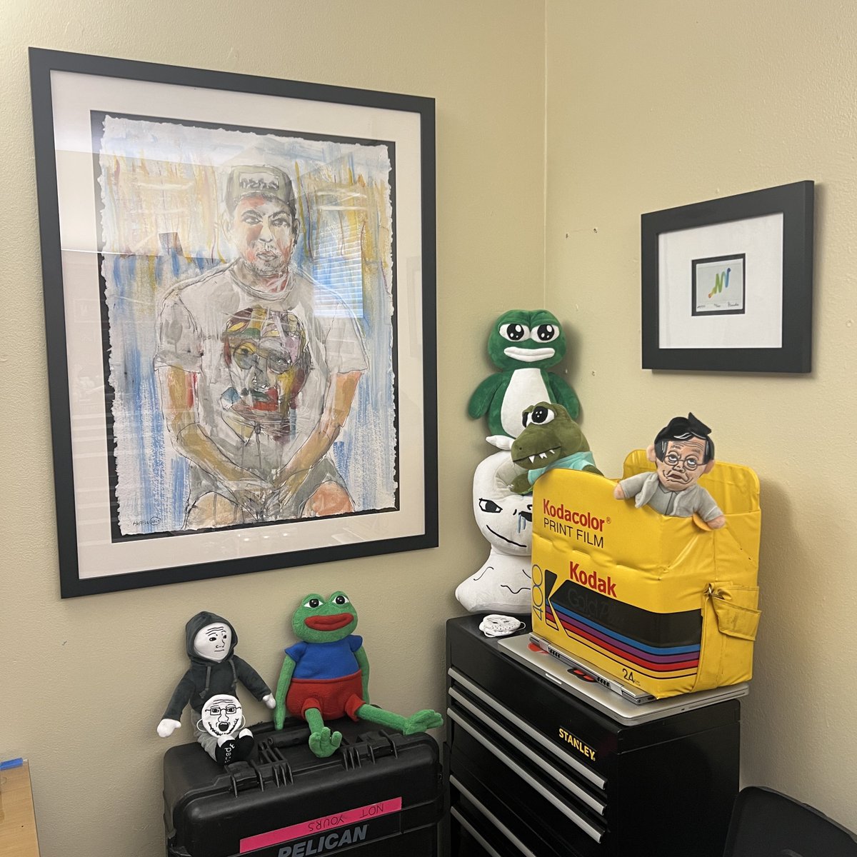 Andre Messina ⌐🆇-🆇 (@andremessina_) on Twitter photo When you step into the office you immediately get a dose of these greats all in one.
<a href="/hafftka/">hafftka</a>
<a href="/queen_pepe/">QueenPepe㊙️</a>
<a href="/ArtOnBlockchain/">Erick / Snowfro / 🦩 / LAO / #️⃣ / 🔴</a>
This is how we BUIDL When you step into the office you immediately get a dose of these greats all in one.
<a href="/hafftka/">hafftka</a>
<a href="/queen_pepe/">QueenPepe㊙️</a>
<a href="/ArtOnBlockchain/">Erick / Snowfro / 🦩 / LAO / #️⃣ / 🔴</a>
This is how we BUIDL