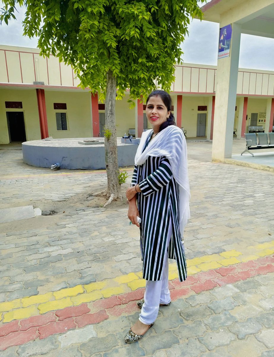 जीवन में निरंतर नेक काम करते रहें, कोई आपका सम्मान करें या ना करें..आपकी अंतरात्मा सदा आपको सम्मानित करेगी!
Good morning guys