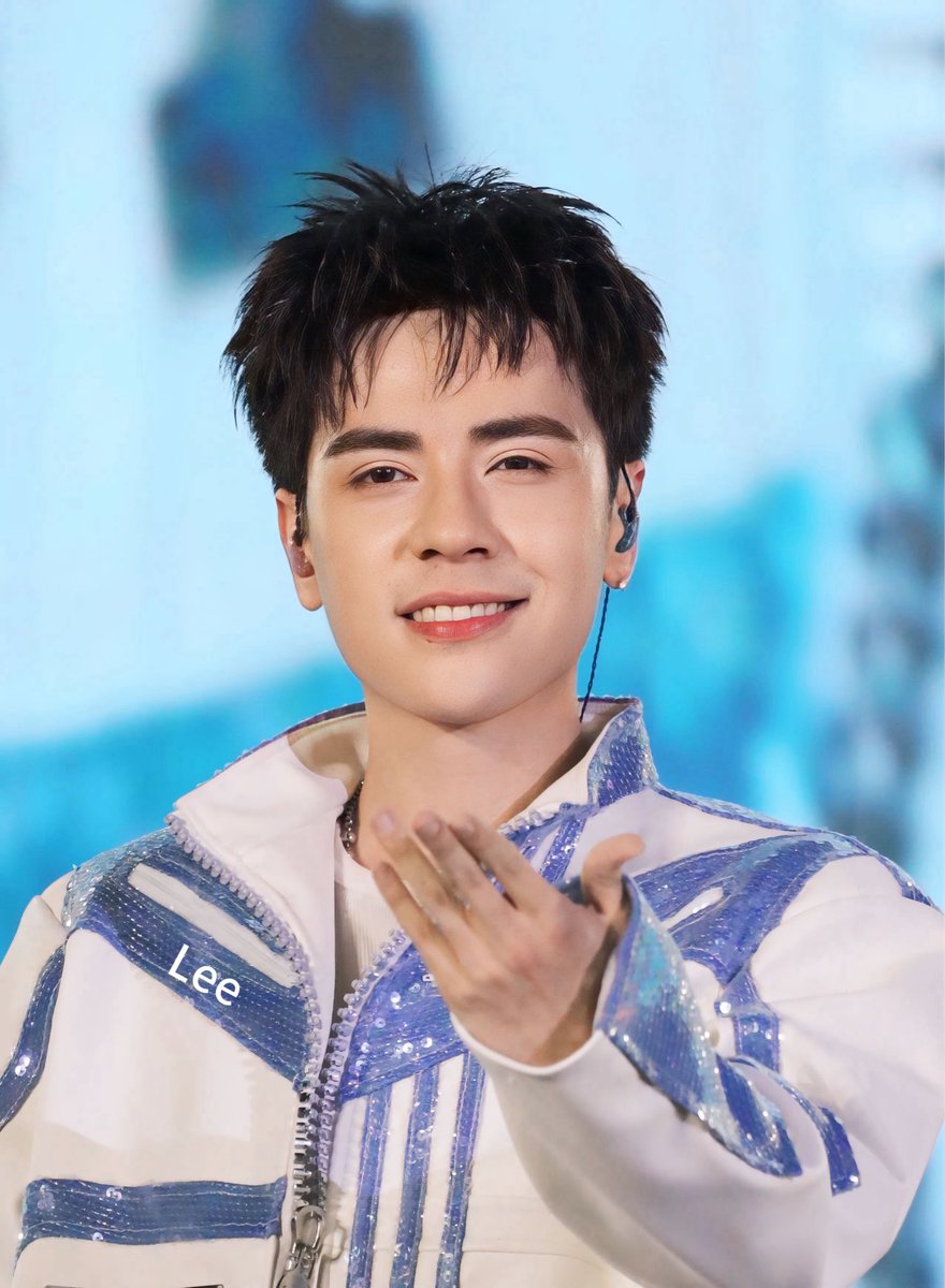 FansitePandas's tweet photo. #QuangHungMasterD https://t.co/SpbtXm04JQ