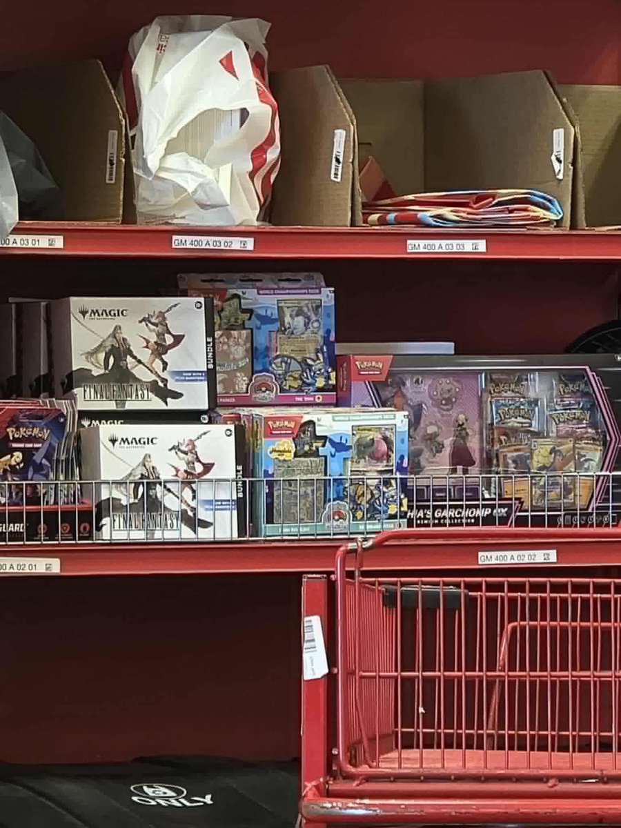jayvc_'s tweet photo. @PKMNBayArea Lathrop Target like 10 mins ago https://t.co/IHRp8RcbAh