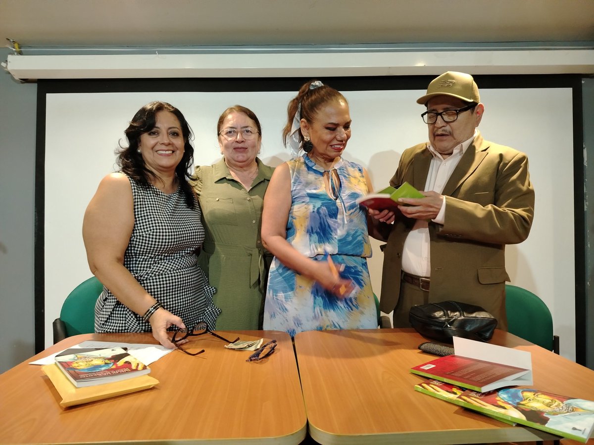 Adquiriendo el libro de Aminta Buenaño Rugel
El argumento central... Repentina muerte por covid 19 de su señor esposo.