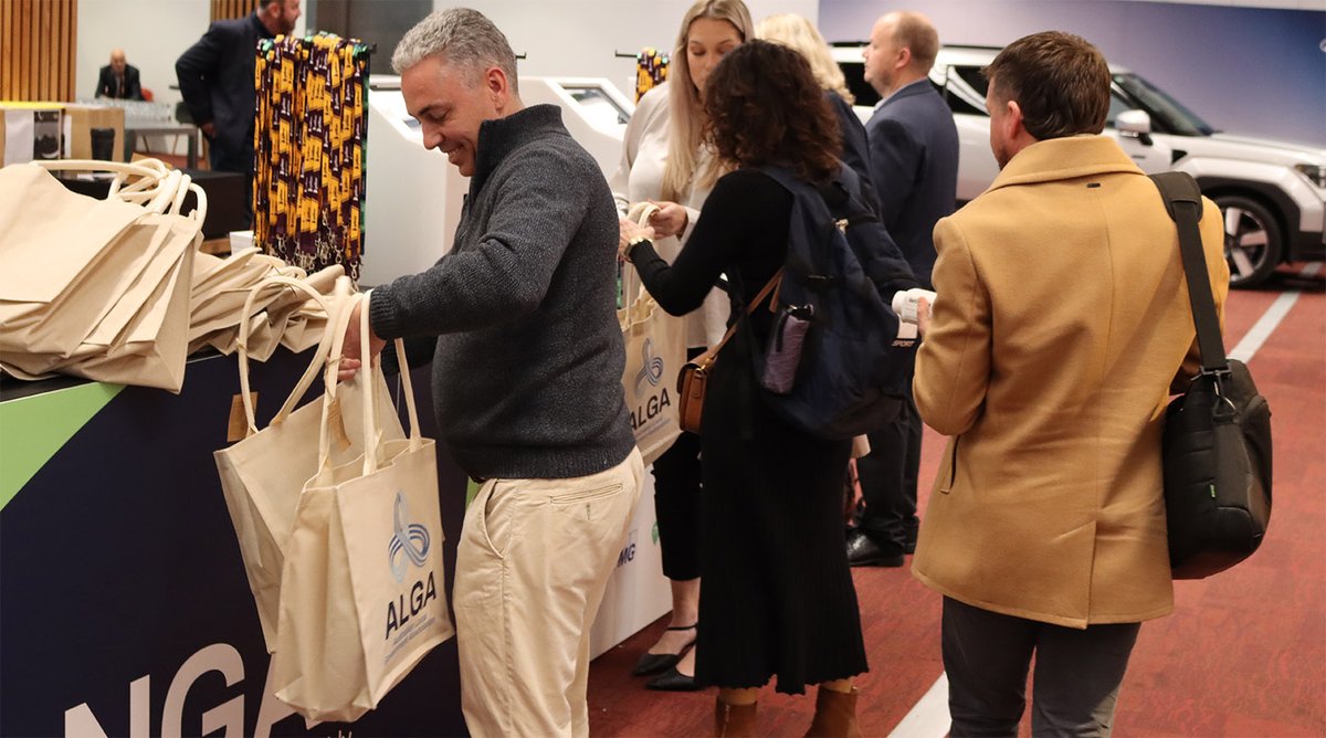 Delegates have started arriving for the opening day of #NGA25 in #Canberra.

We have almost 700 people attending today's Regional Cooperation and Development Forum focusing on key regional issues, innovations and trends.

#NGA25 #localgov