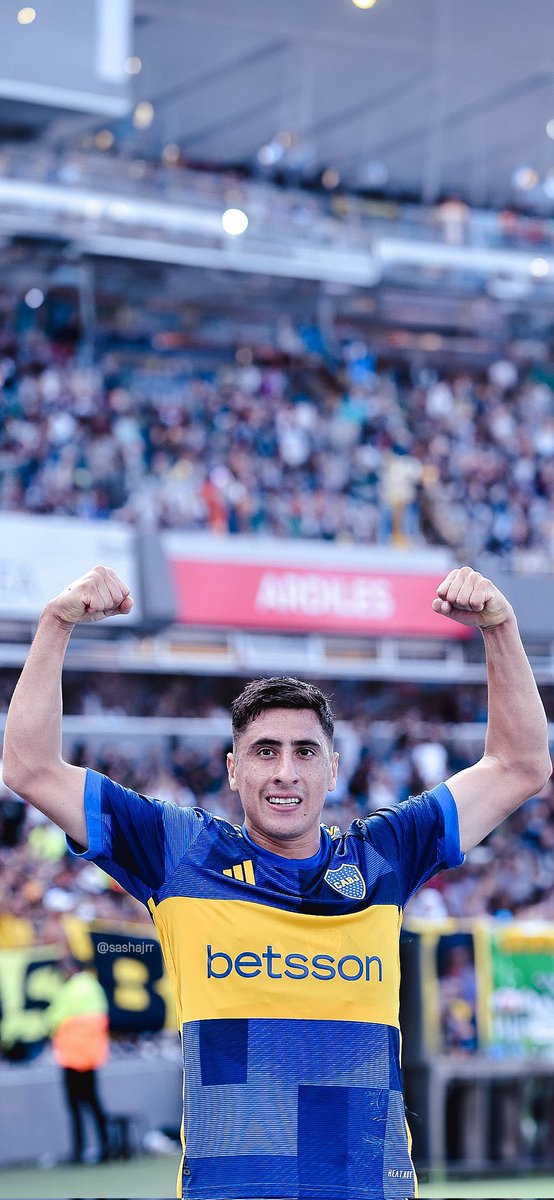 Vos y yo mañana, con frío merendando y gritando los goles de este señor.
Pensalo morocha