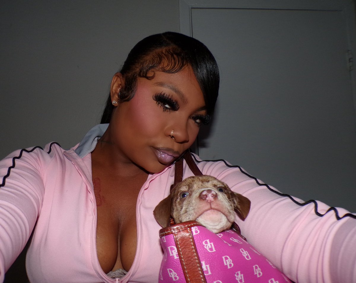 preettytee's tweet image. just a girl and her puppy