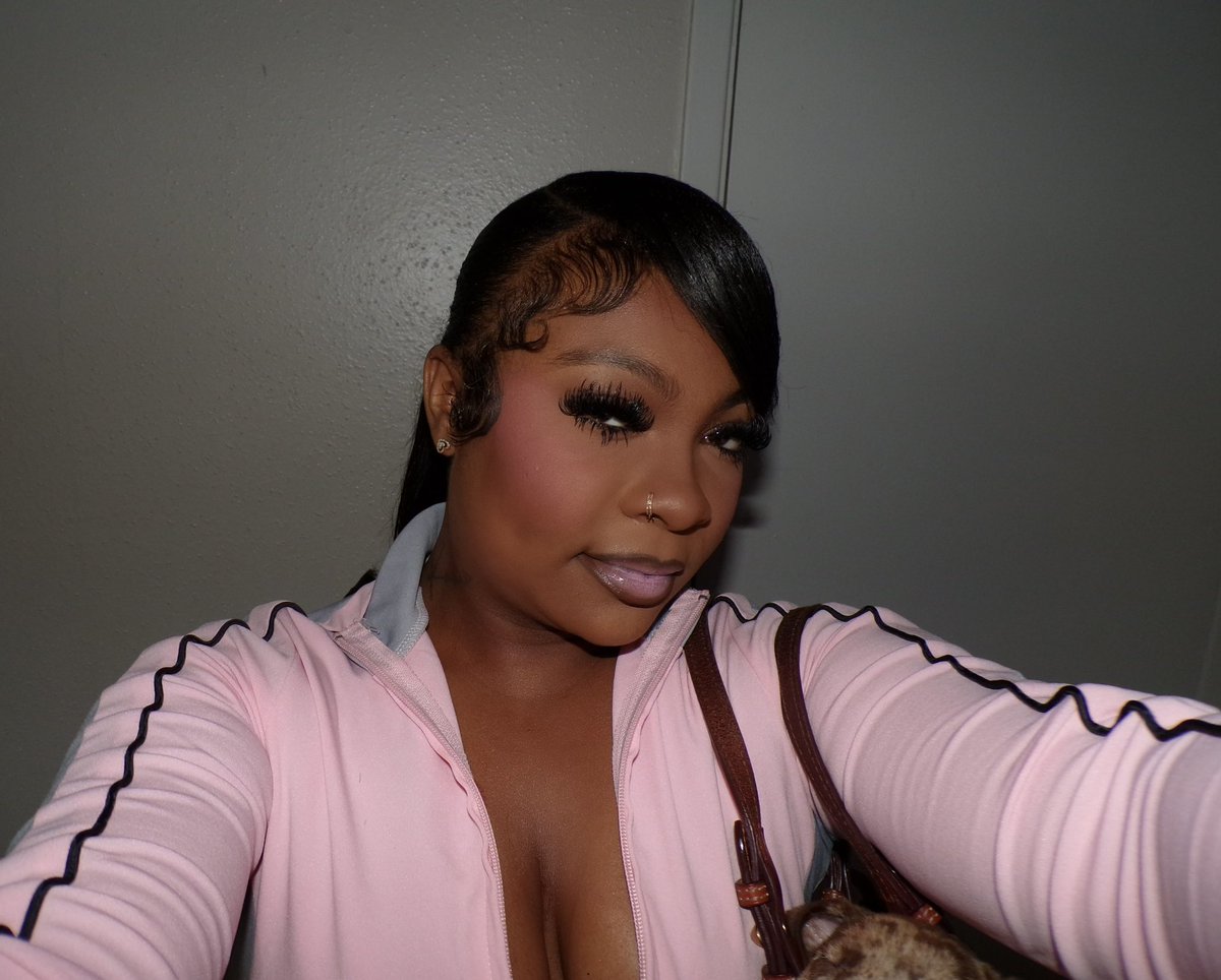 preettytee's tweet image. just a girl and her puppy
