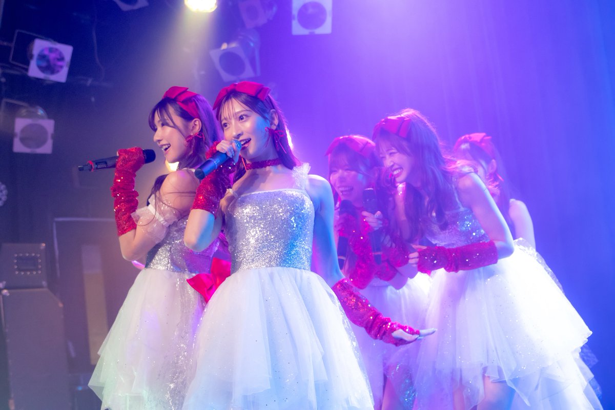 シモ🐥 (@shimo_y_27) on Twitter photo 2025.6.20
2025スマスマLIVE @新宿MARZ
FRESH ANGELS
#水瀬琴音 さん(<a href="/kotone_dayo_/">水瀬琴音🐥レースアンバサダーアワード2024グランプリ👑応援ありがとうございました✨️</a> )
#廣川エレナ さん (<a href="/erenahirokawa/">廣川 エレナ</a> )
#花乃衣美優 さん (<a href="/hananoi_miyu/">花乃衣 美優🧸</a> )
#橘香恋 さん (<a href="/karen_du_ub/">橘 香恋😼✨Karen Tachibana</a> )
#塚越愛実 さん (<a href="/aimidayon_o0/">塚越愛実</a> )
スペシャルゲスト
#林紗久羅 さん(<a href="/884sakuchan1210/">🌸林 紗久羅🌸</a> )
#スマスマLIVE 2025.6.20
2025スマスマLIVE @新宿MARZ
FRESH ANGELS
#水瀬琴音 さん(<a href="/kotone_dayo_/">水瀬琴音🐥レースアンバサダーアワード2024グランプリ👑応援ありがとうございました✨️</a> )
#廣川エレナ さん (<a href="/erenahirokawa/">廣川 エレナ</a> )
#花乃衣美優 さん (<a href="/hananoi_miyu/">花乃衣 美優🧸</a> )
#橘香恋 さん (<a href="/karen_du_ub/">橘 香恋😼✨Karen Tachibana</a> )
#塚越愛実 さん (<a href="/aimidayon_o0/">塚越愛実</a> )
スペシャルゲスト
#林紗久羅 さん(<a href="/884sakuchan1210/">🌸林 紗久羅🌸</a> )
#スマスマLIVE