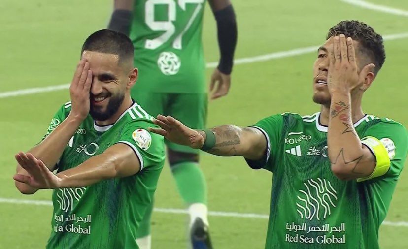 اكثر اثنين قدموا للاهلي 
اكثر اثنين احترموا تيشيرت الاهلي  
اكثر اثنين احبهم مدرج الاهلي 
اكثر اثنين رحلوا بهدوء من الاهلي وتركوا اثر كبير في قلوب الاهلاويين 

- في القلب والله ❤️❤️